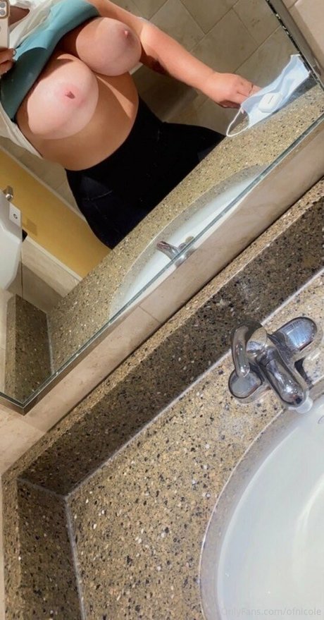 Foto di nudo di fuga di OnlyFans di Ofnicole