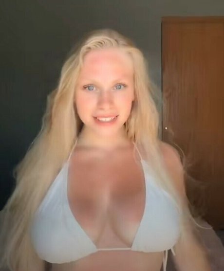 Foto di nudo di fuga di OnlyFans di Savanna Calderone