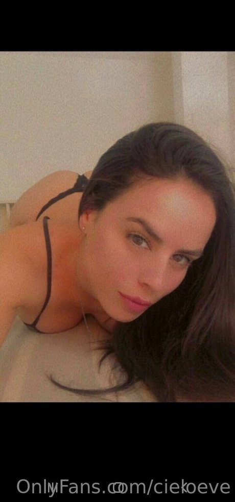 Foto di nudo di fuga di OnlyFans di Cieloeve