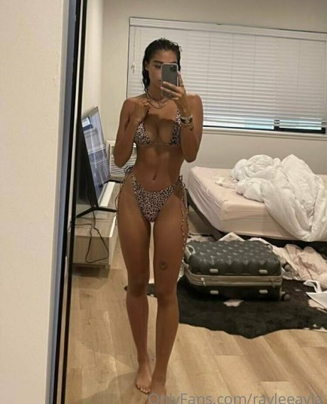 Foto di nudo di fuga di OnlyFans di Rayleeayla