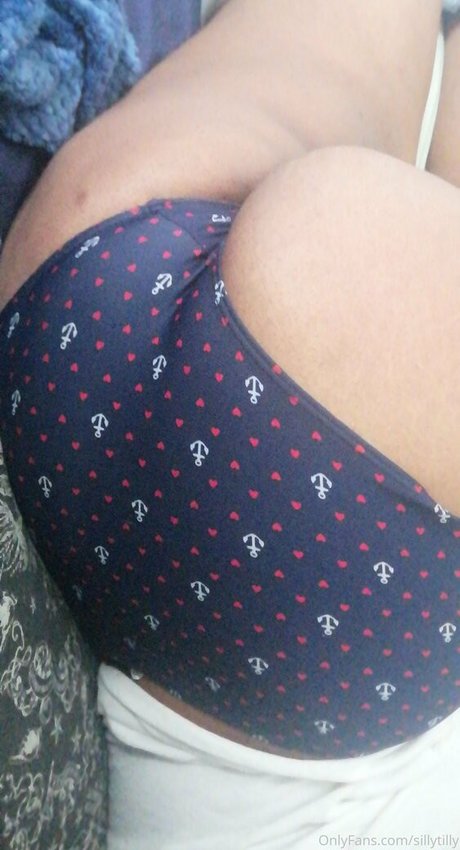 Foto di nudo di fuga di OnlyFans di Sillytilly