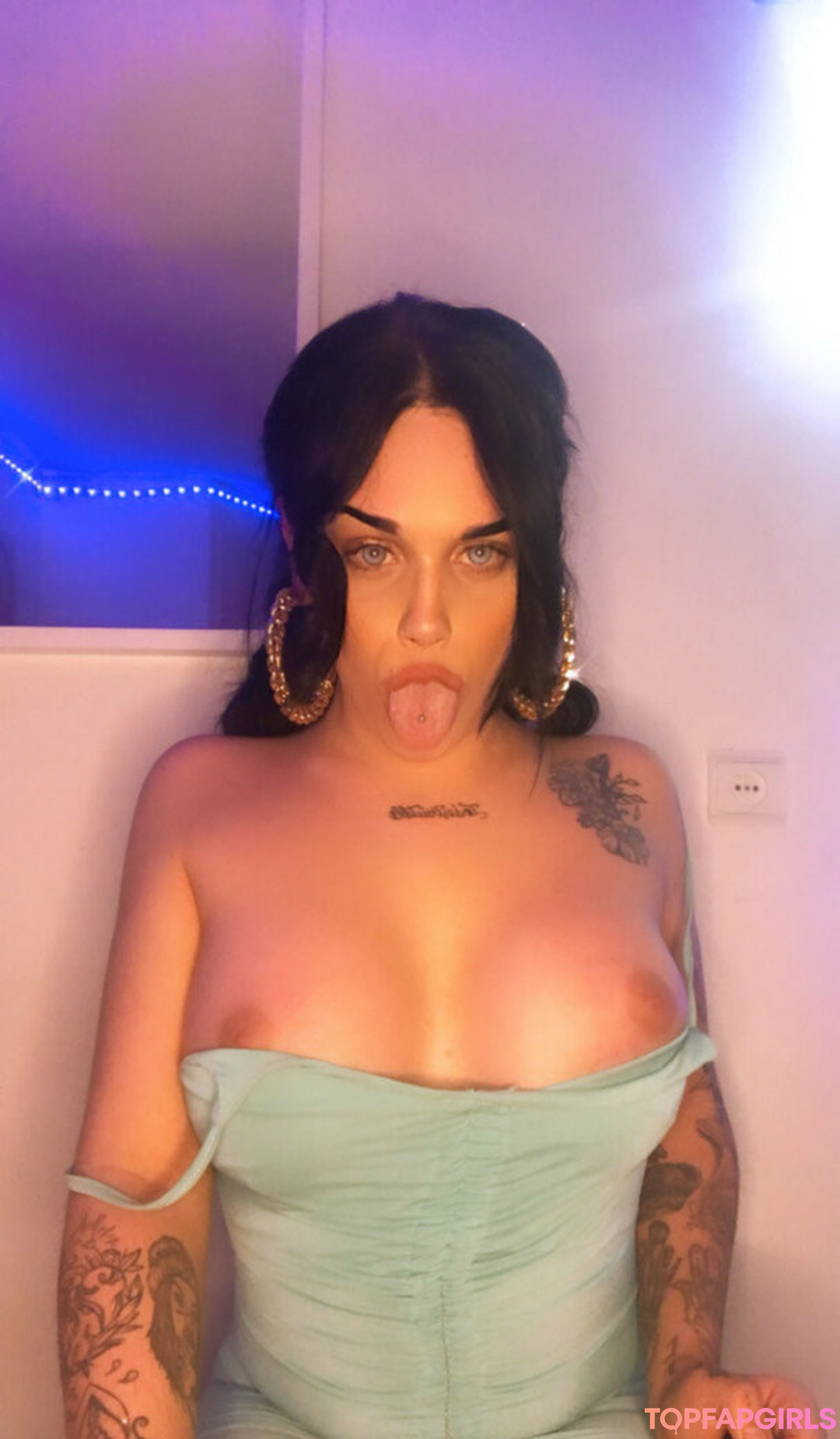 Foto di nudo di fuga di OnlyFans di Thequeenoficial #23 Foto di nudo di fuga di OnlyFans di Thequeenoficial #23