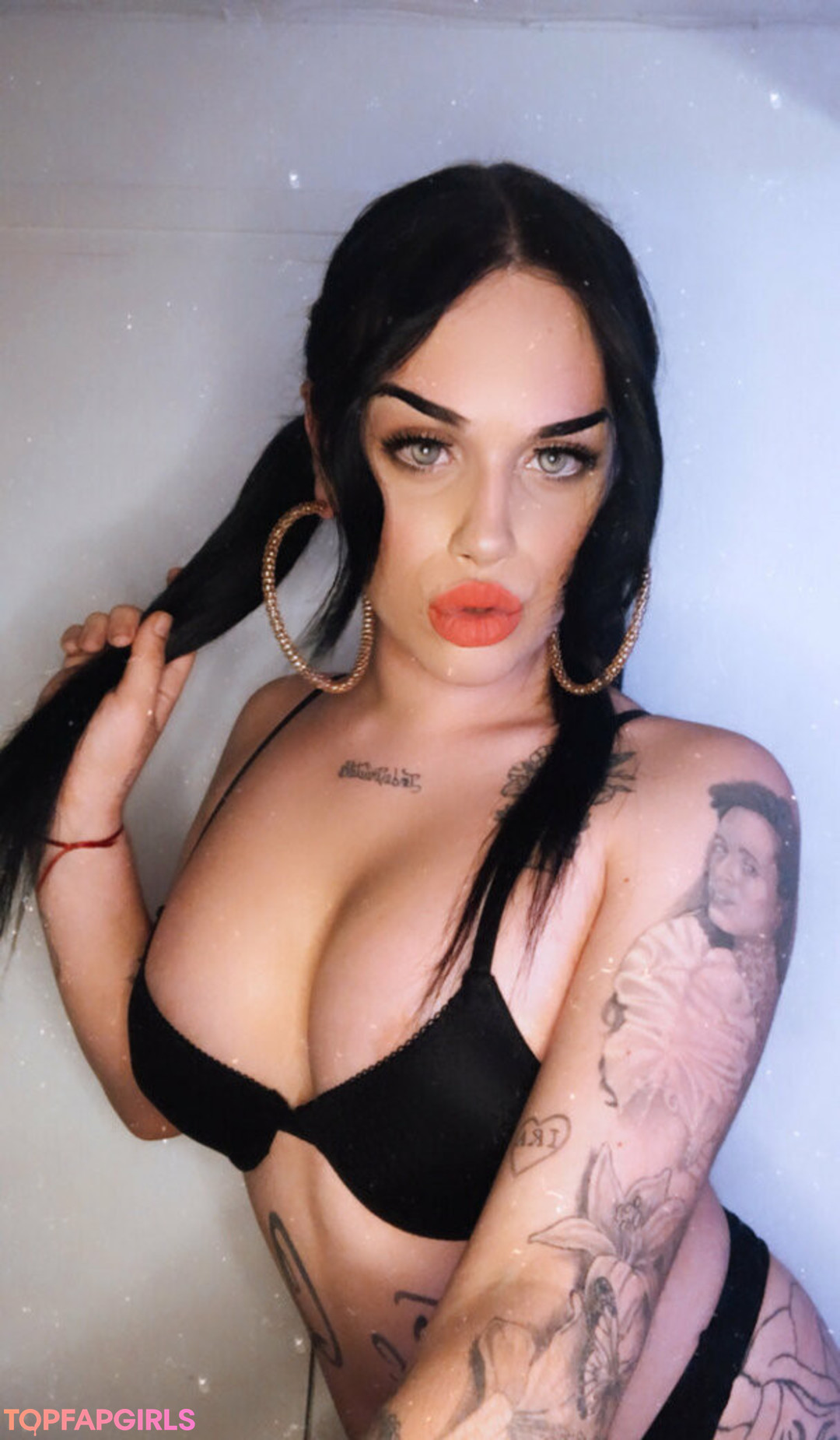 Foto di nudo di fuga di OnlyFans di Thequeenoficial #39 Foto di nudo di fuga di OnlyFans di Thequeenoficial #39