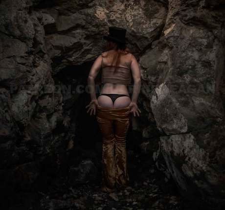 Foto di nudo di fuga di OnlyFans di Carrie Keagen