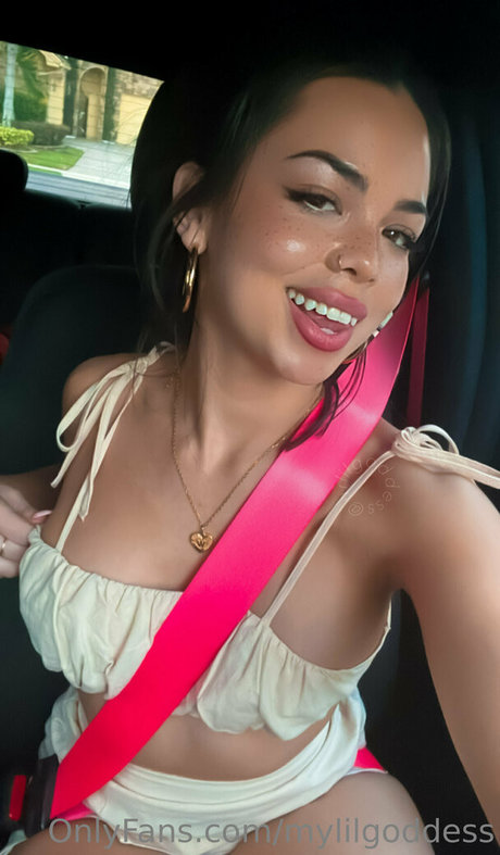 Foto di nudo di fuga di OnlyFans di Mylilgoddess