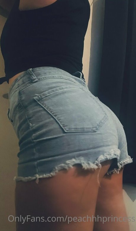 Foto di nudo di fuga di OnlyFans di Peachhhprincess
