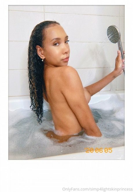 Foto di nudo di fuga di OnlyFans di Squiirt Queen