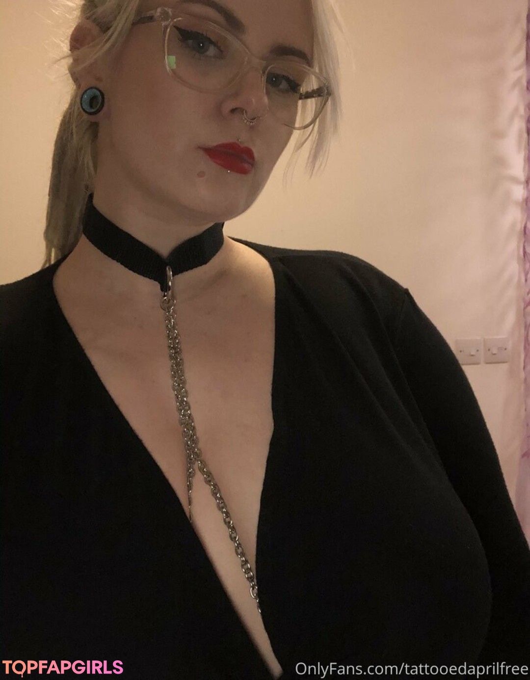 Foto di nudo di fuga di OnlyFans di Tattooedaprilfree #4 Foto di nudo di fuga di OnlyFans di Tattooedaprilfree #4