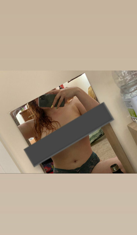 Foto di nudo di fuga di OnlyFans di Lifeofnessa