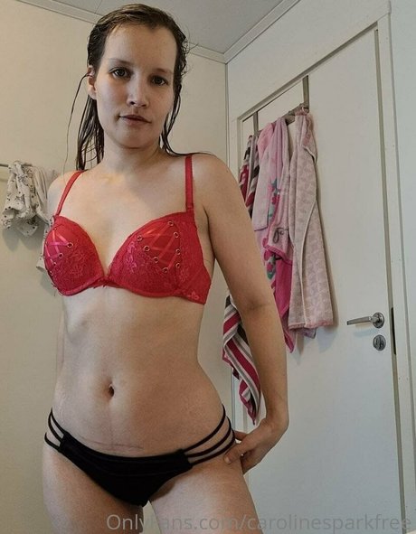 Foto di nudo di fuga di OnlyFans di Carolinesparkfree