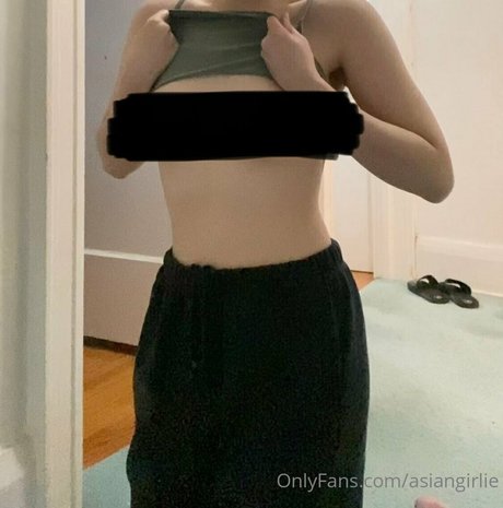 Foto di nudo di fuga di OnlyFans di Asiangirlie