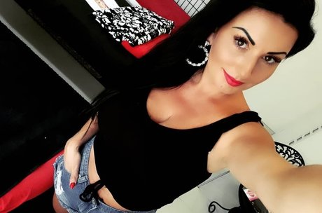 Foto di nudo di fuga di OnlyFans di Rita Kyslinger