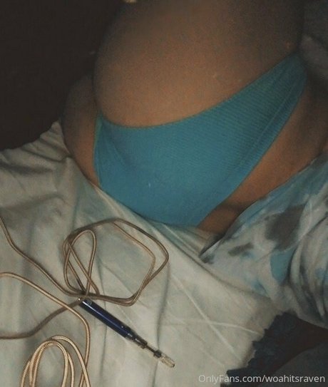 Foto di nudo di fuga di OnlyFans di Woahitsraven