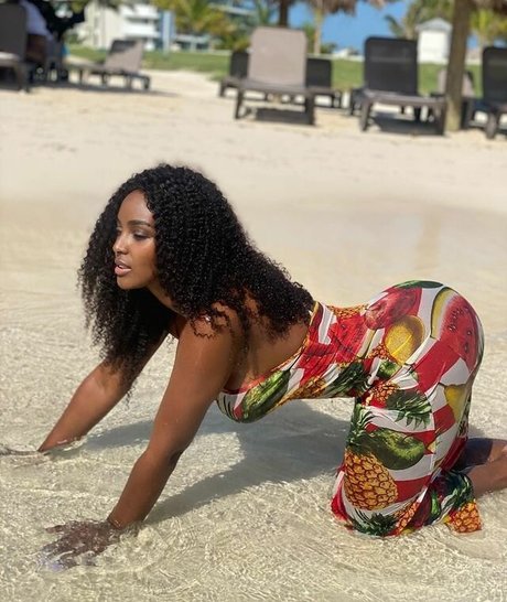 Amara La Negra