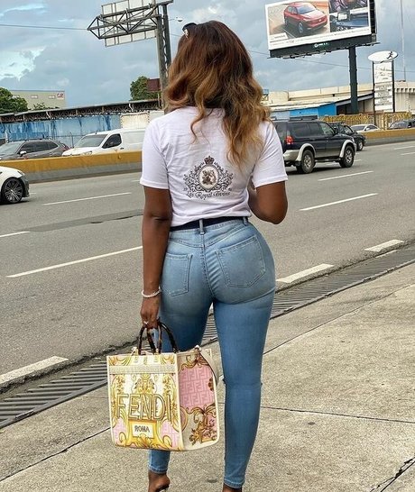 Amara La Negra