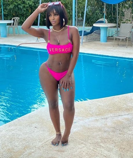 Amara La Negra
