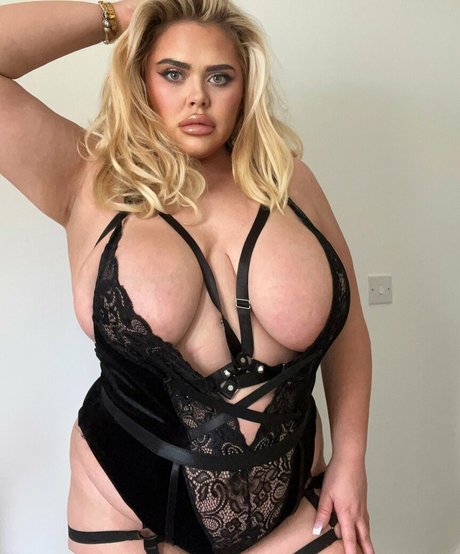 Foto di nudo di fuga di OnlyFans di Susannah Elizabeth