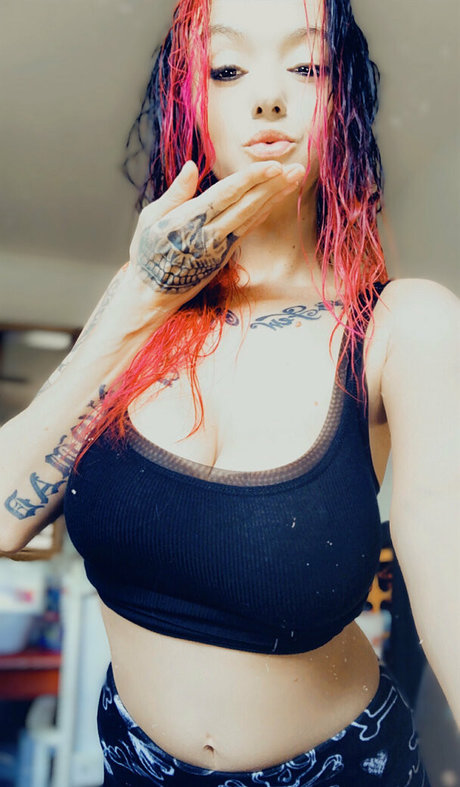 Foto di nudo di fuga di OnlyFans di Tattedbunnyfree