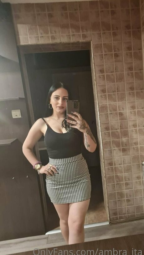 Foto di nudo di fuga di OnlyFans di Ambraita