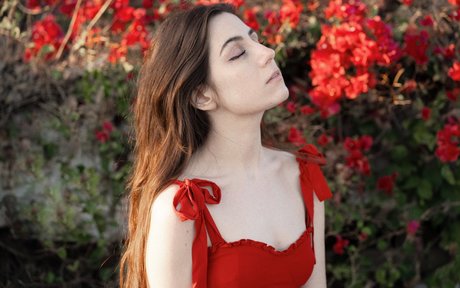 Dodie Clark