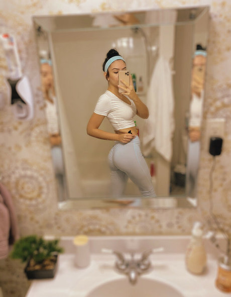 Foto di nudo di fuga di OnlyFans di Silkyvinyl