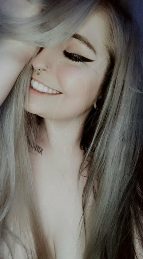 Foto di nudo di fuga di OnlyFans di Littlekittenn