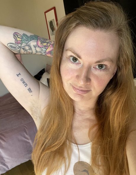 Foto di nudo di fuga di OnlyFans di Cathyreisenwitz