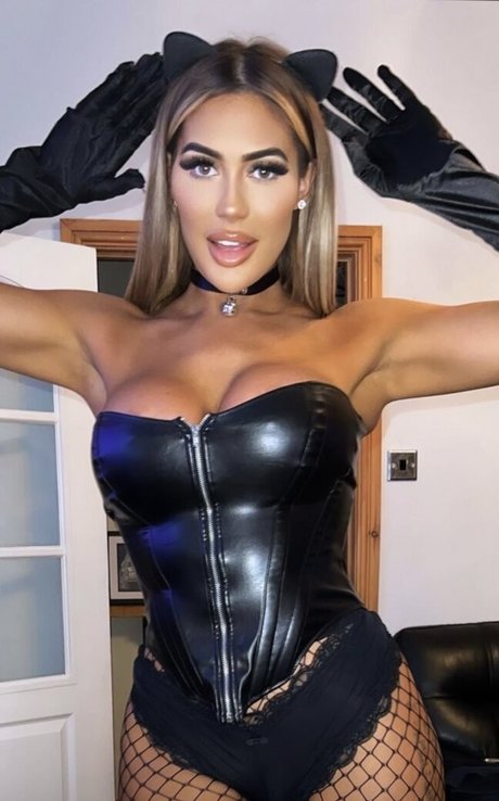 Foto di nudo di fuga di OnlyFans di Chloe Ferry