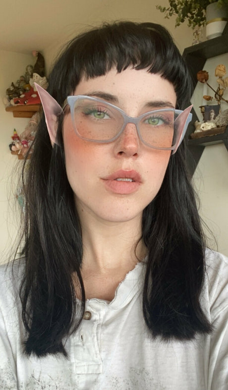 Foto di nudo di fuga di OnlyFans di Fionafawn