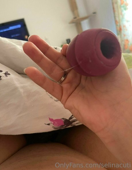 Foto di nudo di fuga di OnlyFans di Selinacuti