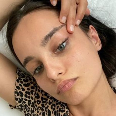 Foto di nudo di fuga di OnlyFans di Ruxandra Porojnicu