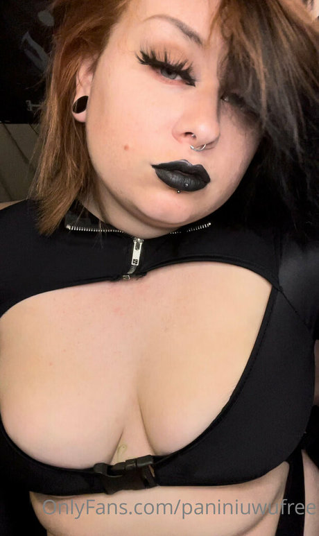 Foto di nudo di fuga di OnlyFans di Paniniuwufree