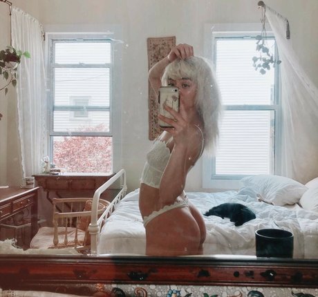 Foto di nudo di fuga di OnlyFans di Alittlevampy