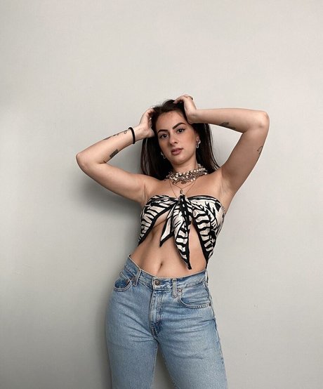 Foto di nudo di fuga di OnlyFans di Era Bana