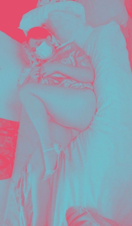 Foto di nudo di fuga di OnlyFans di Usaguisamy