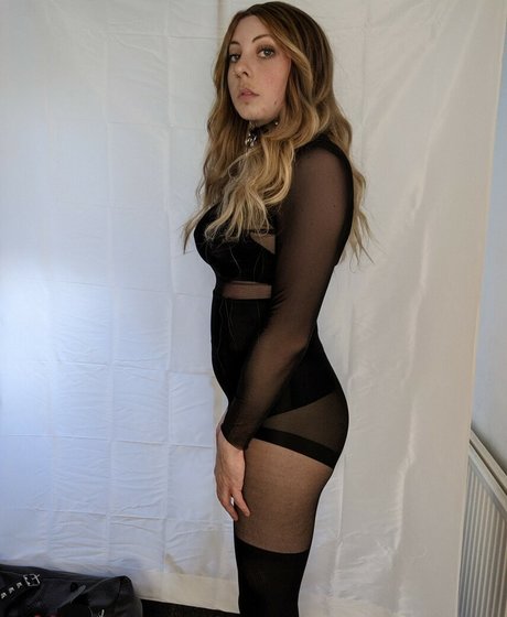 Foto di nudo di fuga di OnlyFans di Ponycd