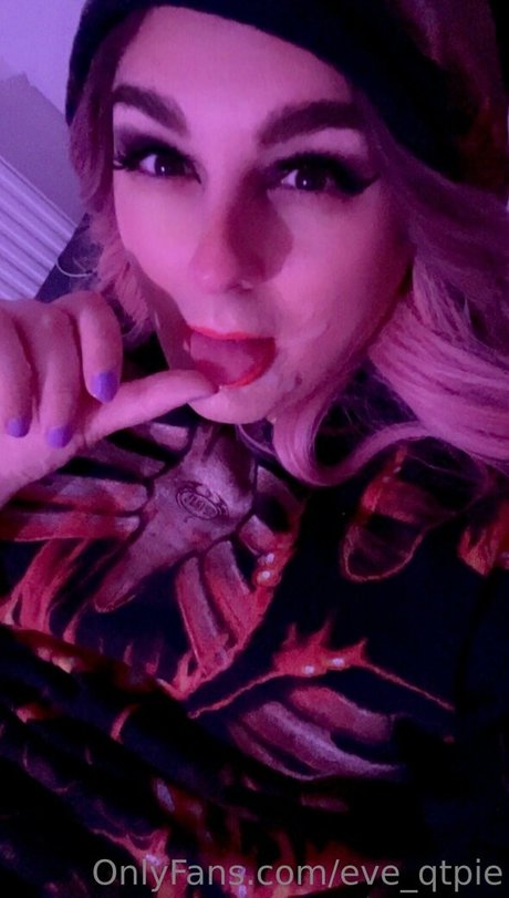 Foto di nudo di fuga di OnlyFans di Eveqtpie
