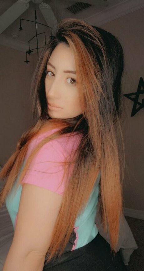 Poppycarminexxx