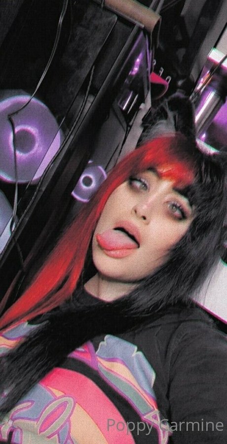 Poppycarminexxx