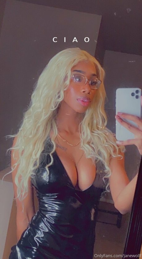 Foto di nudo di fuga di OnlyFans di Womanflo