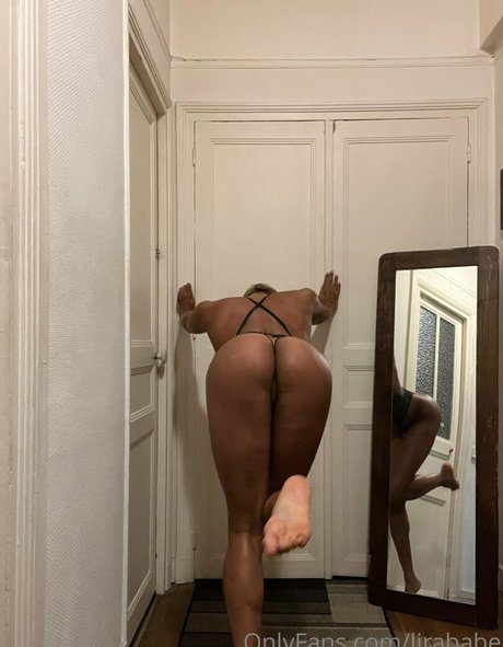 Foto di nudo di fuga di OnlyFans di Lirababe