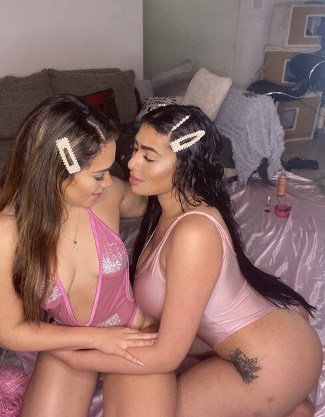 Foto di nudo di fuga di OnlyFans di Playgirlcarli18