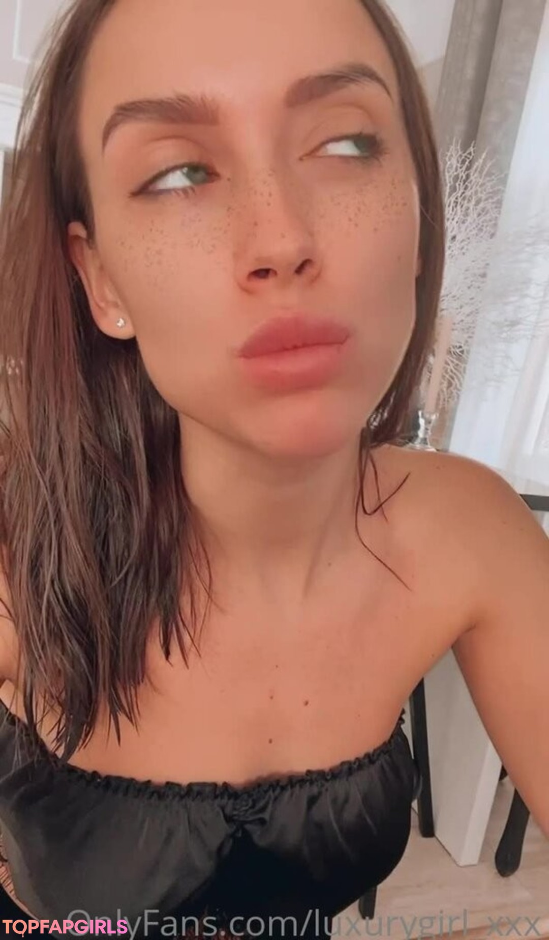 Foto di nudo di fuga di OnlyFans di Kristina Sweet #420 Foto di nudo di fuga di OnlyFans di Kristina Sweet #420