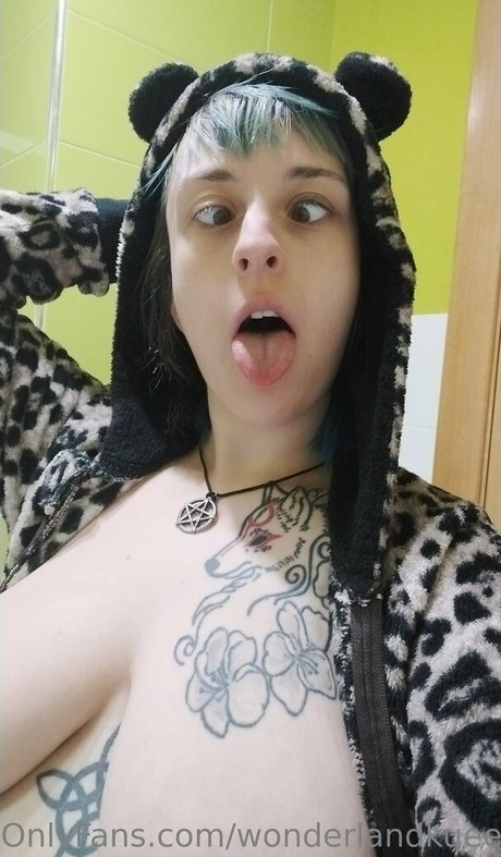 Foto di nudo di fuga di OnlyFans di Wonderlandkueen