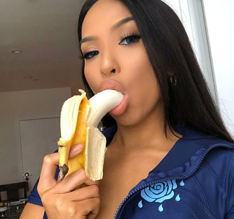 Foto di nudo di fuga di OnlyFans di Iconica
