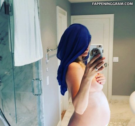 Foto di nudo di fuga di OnlyFans di Jenny Mollen