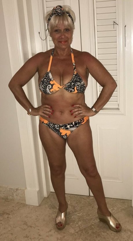 Foto di nudo di fuga di OnlyFans di Denise Welch