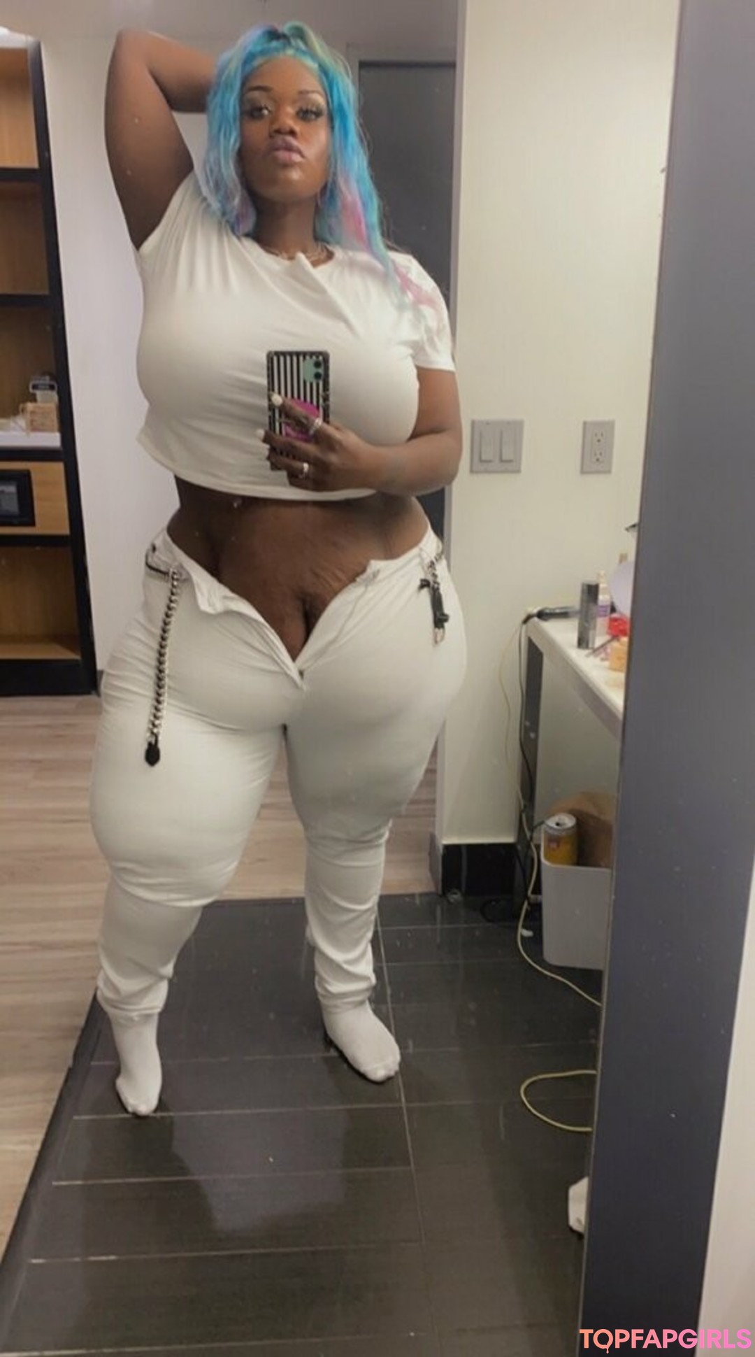 Foto di nudo di fuga di OnlyFans di Beverlyblue3x #21 Foto di nudo di fuga di OnlyFans di Beverlyblue3x #21