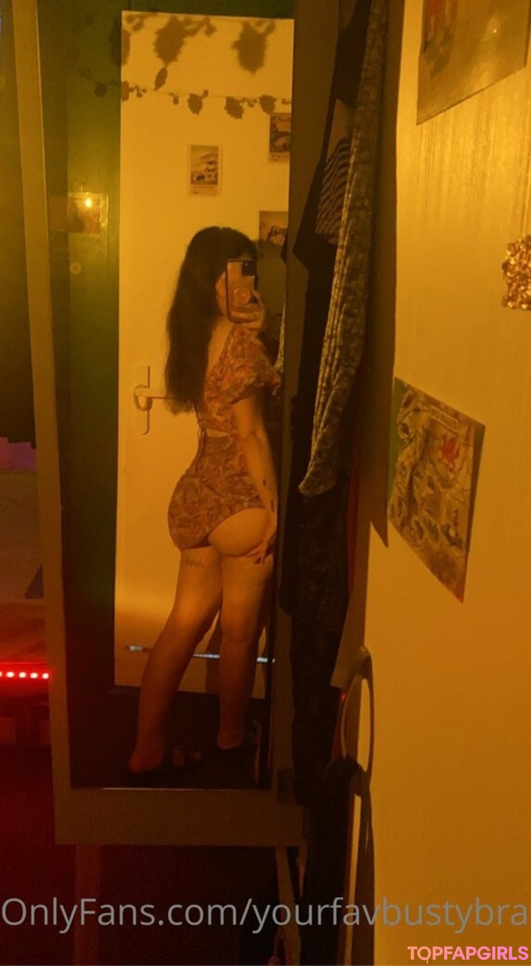 Foto di nudo di fuga di OnlyFans di Yourfavbustybrat #102 Foto di nudo di fuga di OnlyFans di Yourfavbustybrat #102