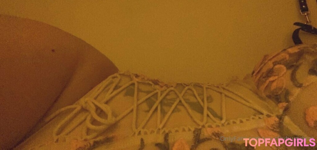 Foto di nudo di fuga di OnlyFans di Yourfavbustybrat #103 Foto di nudo di fuga di OnlyFans di Yourfavbustybrat #103